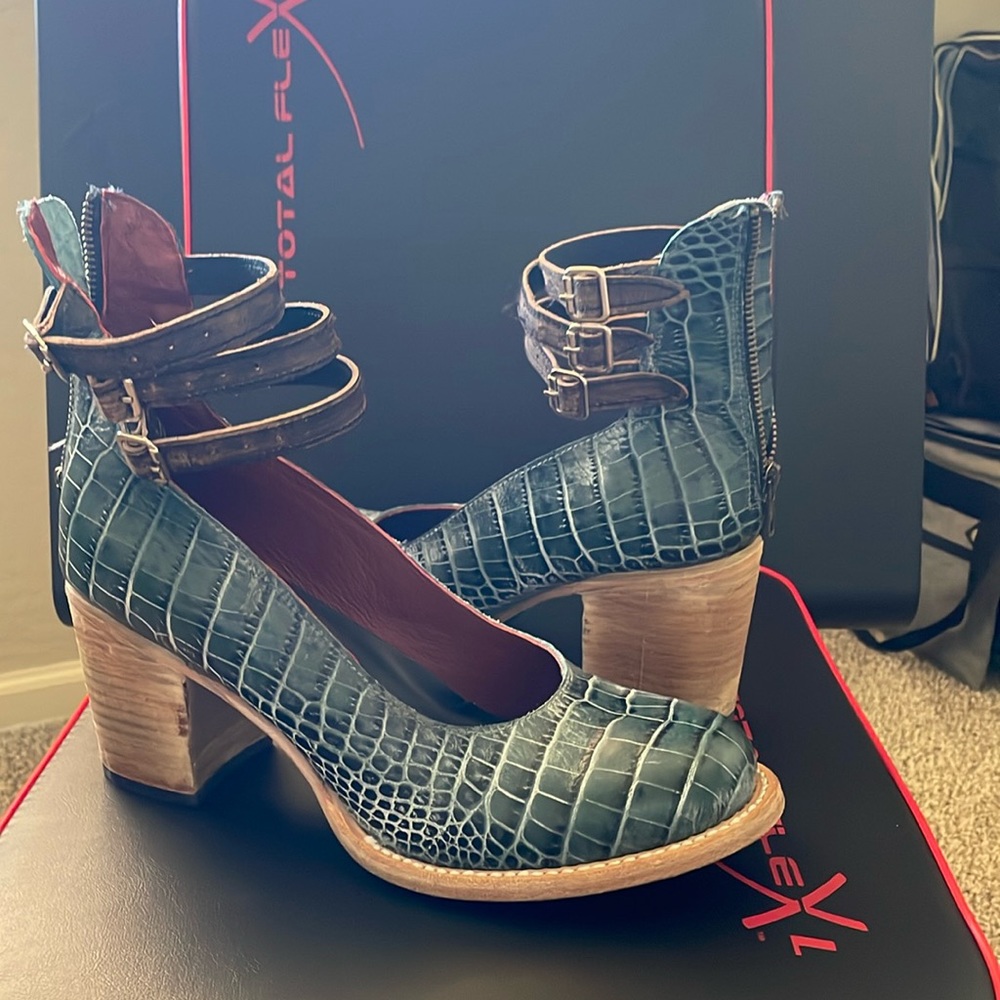 Premium Style: Freebird Shoes - Randy Style. I only communicate via app